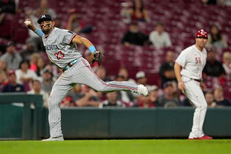 Twins set Wild Card Series roster: Carlos Correa, Royce Lewis in, Byron Buxton out